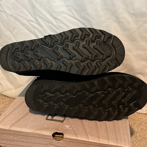 Bearpaw Krista Platform Boots - Picture 3 of 5